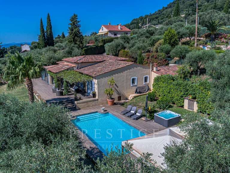 Maison Le Tignet - 4 chambres - 179m²