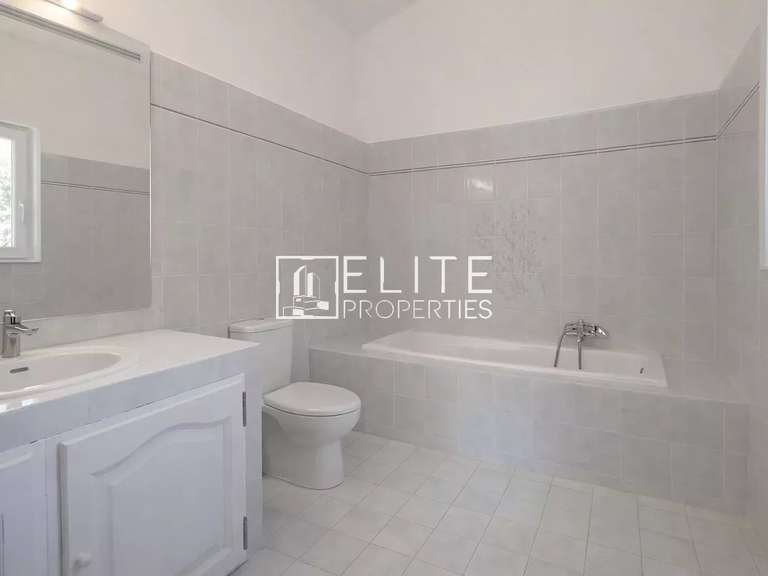 Maison Le Tignet - 3 chambres - 200m²