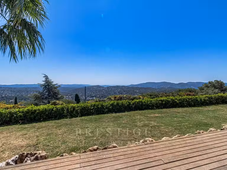 Maison Le Tignet - 4 chambres - 179m²