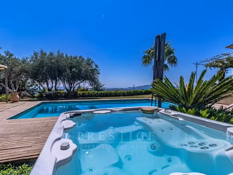 Maison Le Tignet - 4 chambres - 179m²