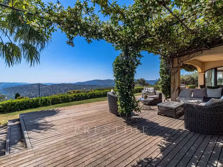 Maison Le Tignet - 4 chambres - 179m²