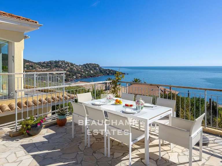 Villa avec Vue sur mer Le trayas - 3 chambres - 175m²