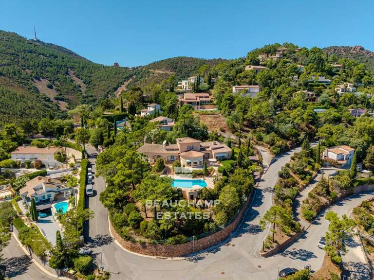 Villa avec Vue sur mer Le trayas - 5 chambres - 234m²