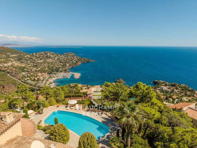 Villa avec Vue sur mer Le trayas - 5 chambres - 234m²
