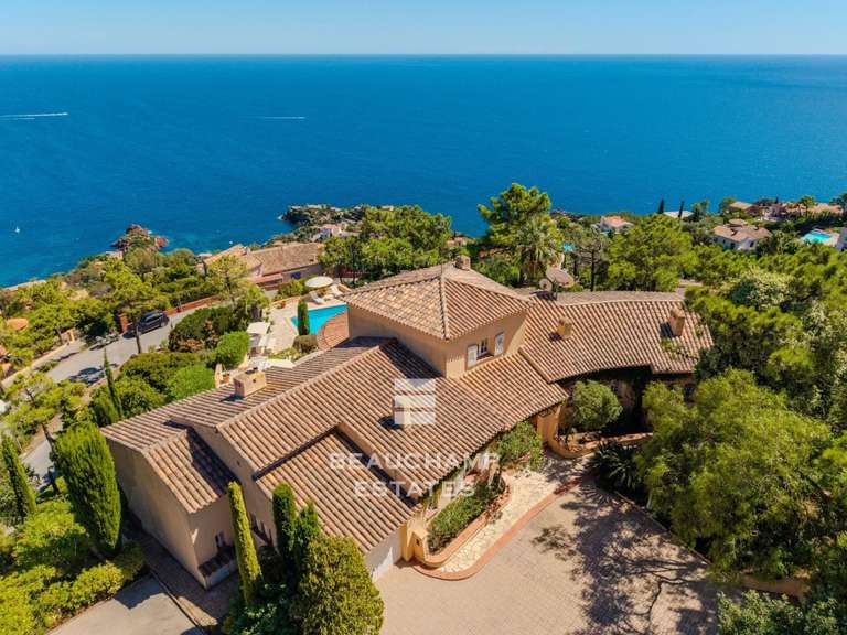 Villa avec Vue sur mer Le trayas - 5 chambres - 234m²