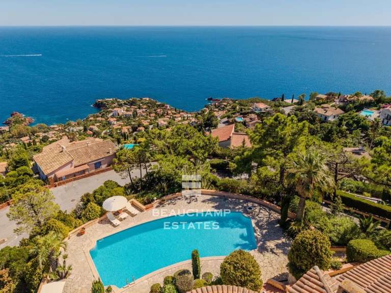 Villa avec Vue sur mer Le trayas - 5 chambres - 234m²