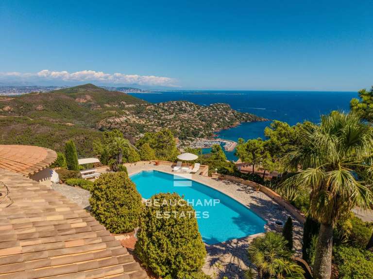 Villa avec Vue sur mer Le trayas - 5 chambres - 234m²
