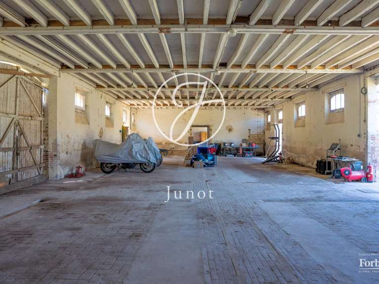 Propriété Le Val d'Ocre - 3000m²