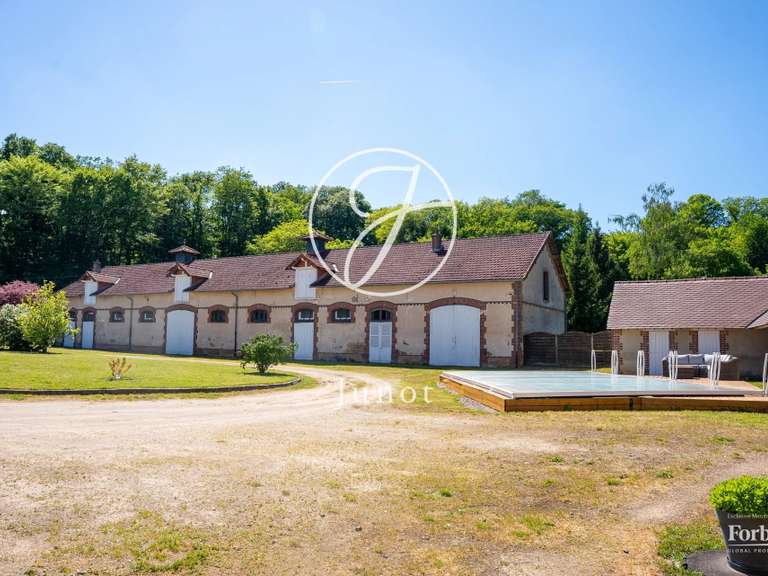 Propriété Le Val d'Ocre - 3000m²