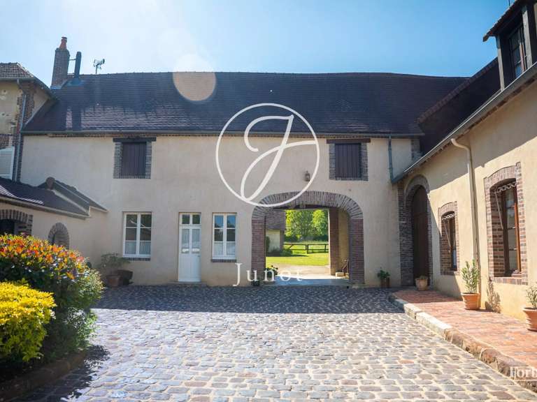 Propriété Le Val d'Ocre - 3000m²