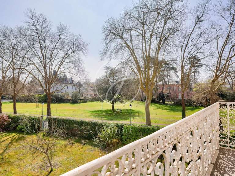 Maison Le Vésinet - 10 chambres - 411m²