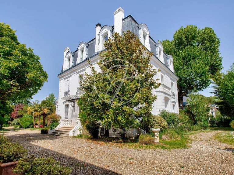 House Le Vésinet - 7 bedrooms - 561m²