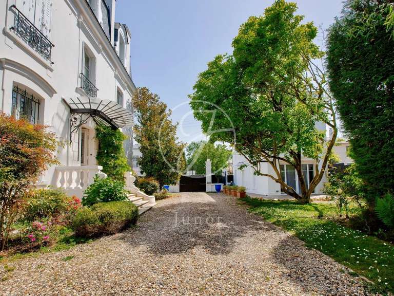 House Le Vésinet - 7 bedrooms - 561m²