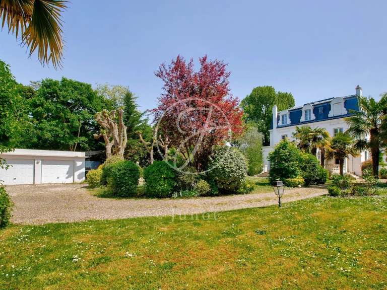 House Le Vésinet - 7 bedrooms - 561m²