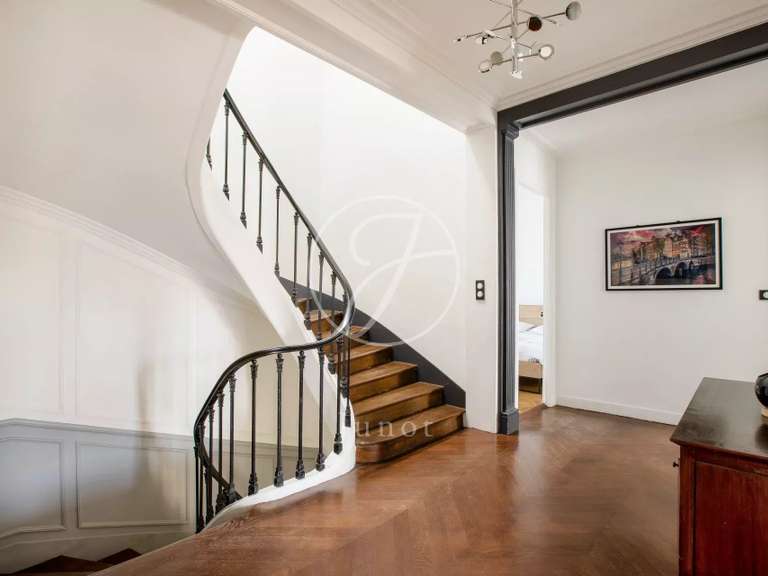 House Le Vésinet - 7 bedrooms - 561m²