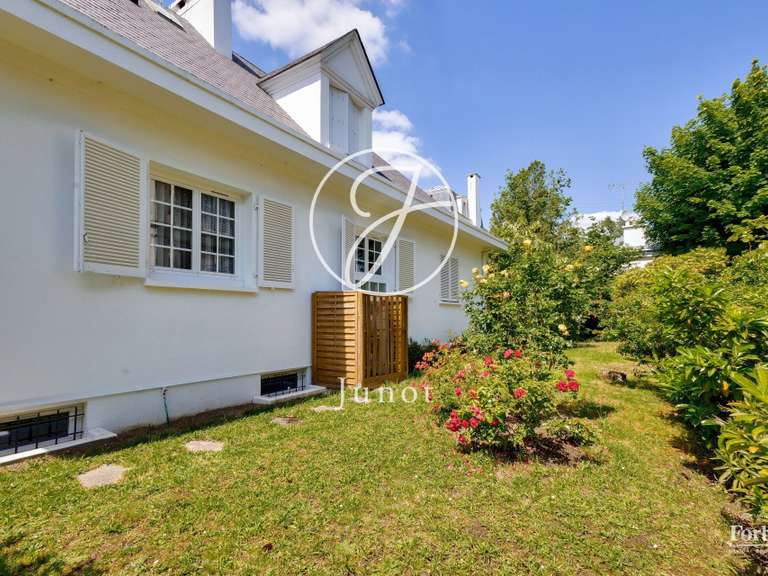 Maison Le Vésinet - 3 chambres - 288m²