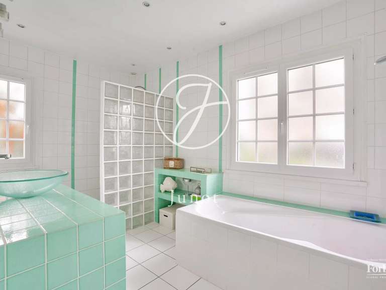Maison Le Vésinet - 3 chambres - 288m²