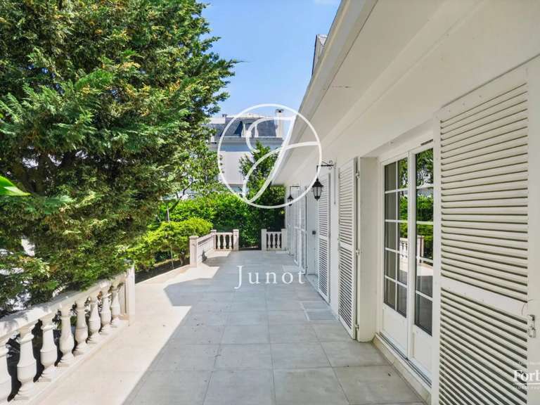 Maison Le Vésinet - 3 chambres - 288m²