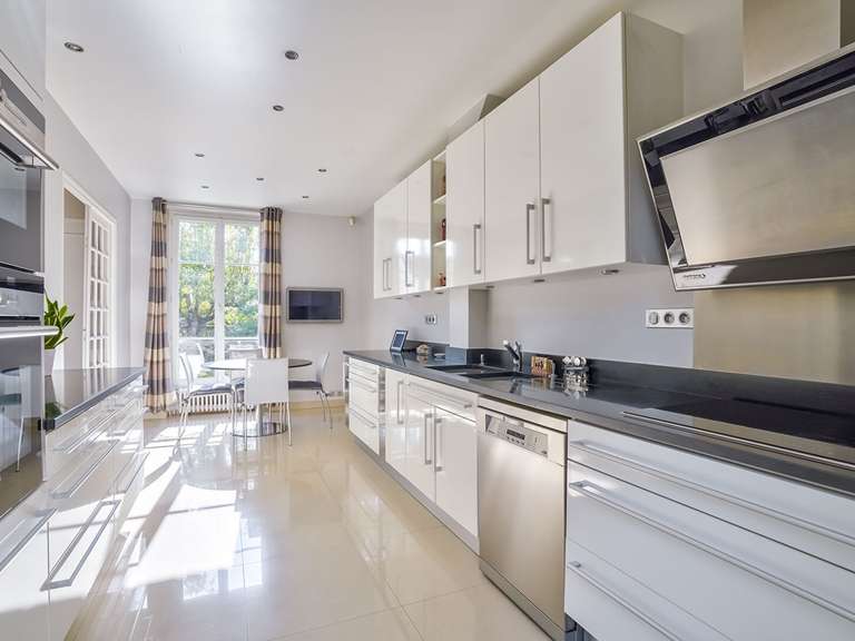 Maison Le Vésinet - 6 chambres - 250m²