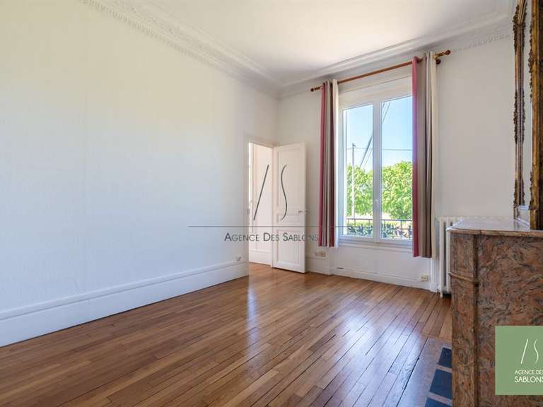 Maison Le Vésinet - 6 chambres - 300m²