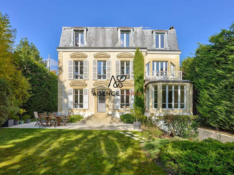 Maison Le Vésinet - 6 chambres - 250m²