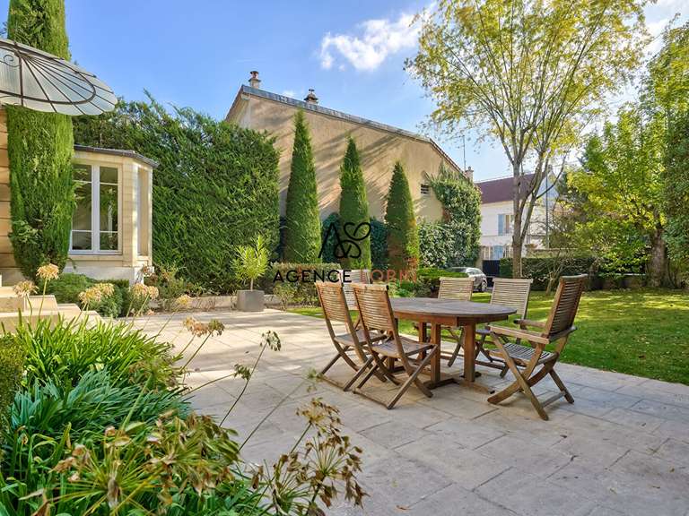 Maison Le Vésinet - 6 chambres - 250m²