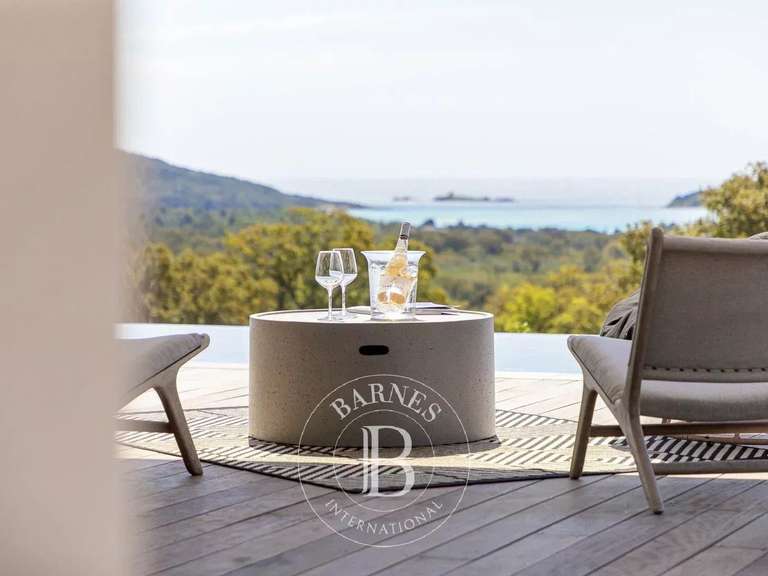 Villa with Sea view Lecci - 4 bedrooms - 220m²