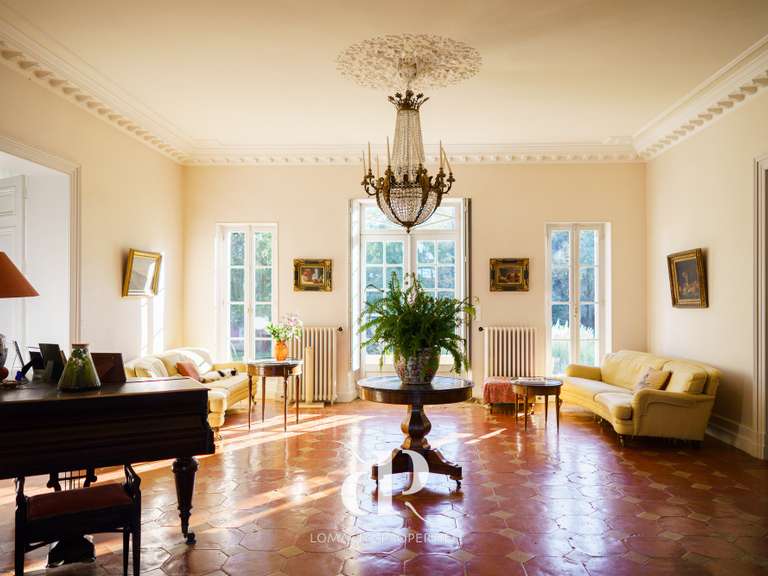 Château Lectoure - 8 chambres - 571m²