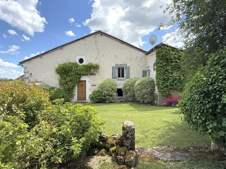House Léguillac-de-Cercles - 4 bedrooms - 360m²