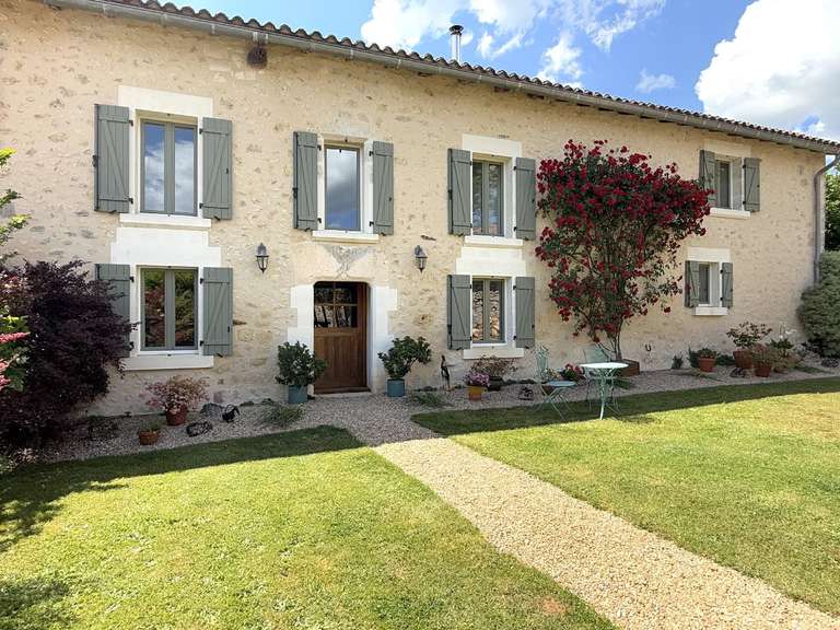 House Léguillac-de-Cercles - 4 bedrooms - 360m²
