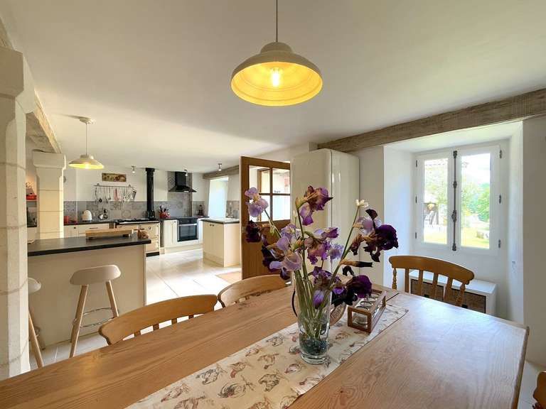 Maison Léguillac-de-Cercles - 4 chambres - 360m²