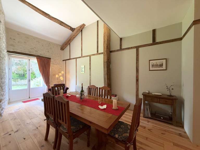 Maison Léguillac-de-Cercles - 4 chambres - 360m²