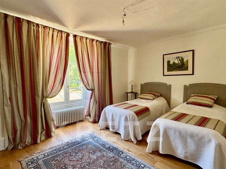Château Lencloître - 9 chambres - 520m²