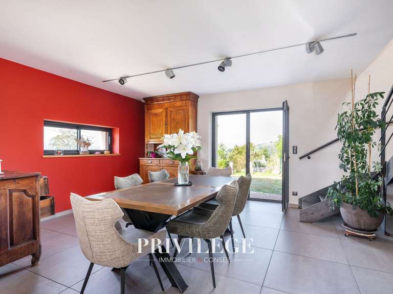 Maison Lentilly - 5 chambres - 304m²