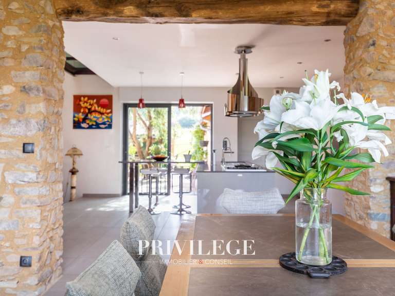 Maison Lentilly - 5 chambres - 304m²