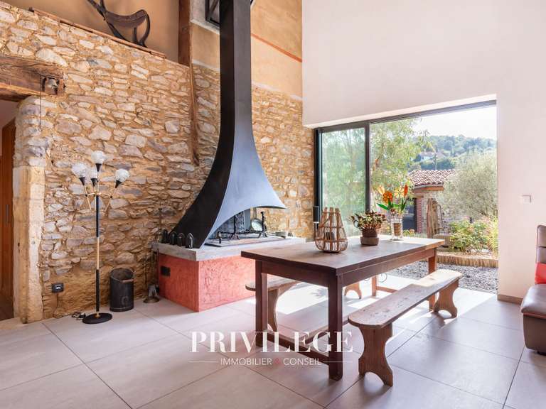 Maison Lentilly - 5 chambres - 304m²