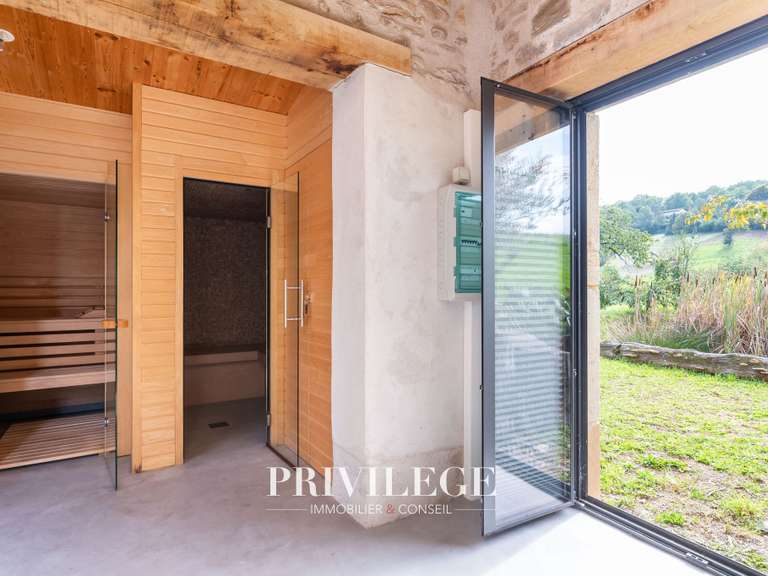 Maison Lentilly - 5 chambres - 304m²