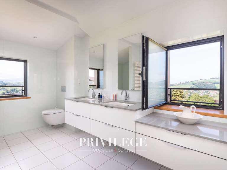 Maison Lentilly - 5 chambres - 304m²