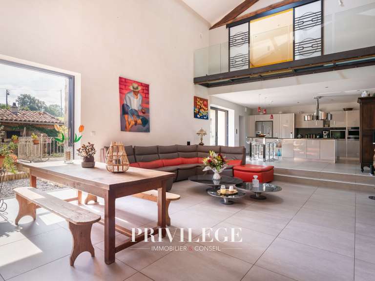 Maison Lentilly - 5 chambres - 304m²