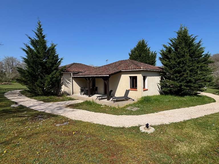 Propriété Léobard - 13 chambres - 510m²