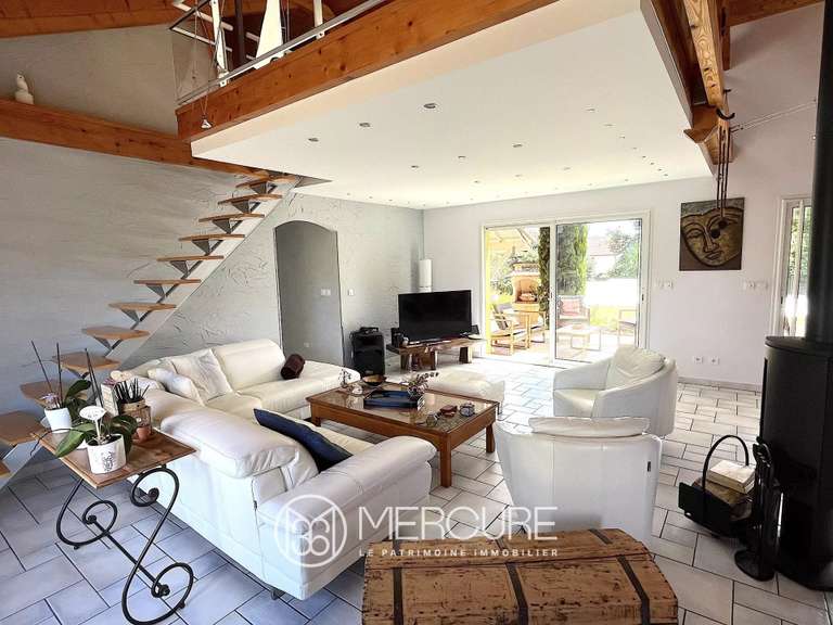 Maison Les Abrets en Dauphiné - 6 chambres - 229m²