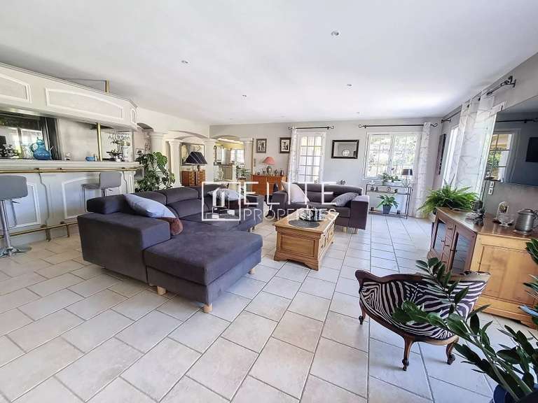 House Les Adrets-de-l'Estérel - 4 bedrooms - 325m²