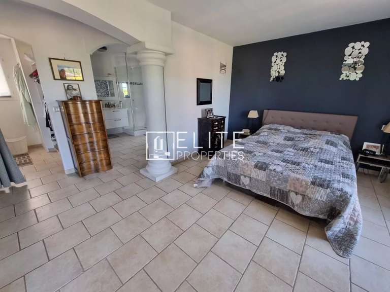 House Les Adrets-de-l'Estérel - 4 bedrooms - 325m²