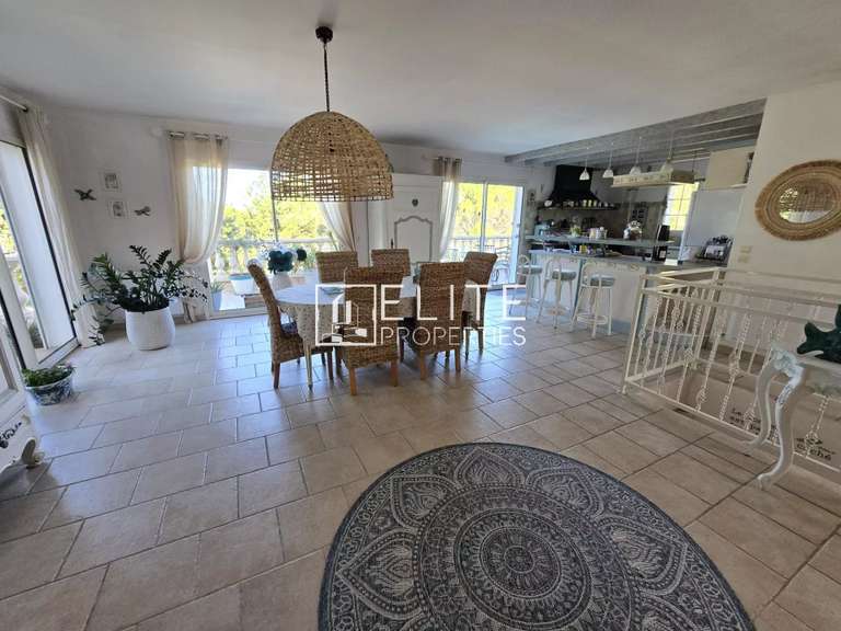 Maison Les Adrets-de-l'Estérel - 3 chambres - 205m²