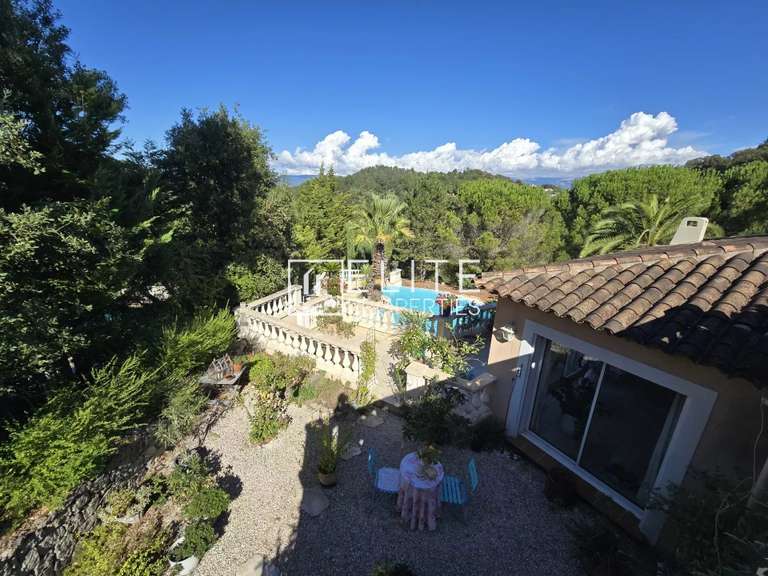 Maison Les Adrets-de-l'Estérel - 3 chambres - 205m²