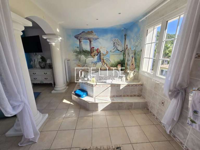 Maison Les Adrets-de-l'Estérel - 3 chambres - 205m²