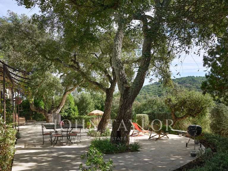 Propriété Les Adrets-de-l'Estérel - 8 chambres - 524m²