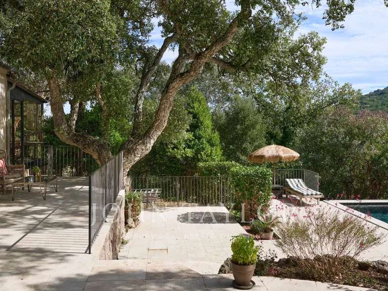 Propriété Les Adrets-de-l'Estérel - 8 chambres - 524m²