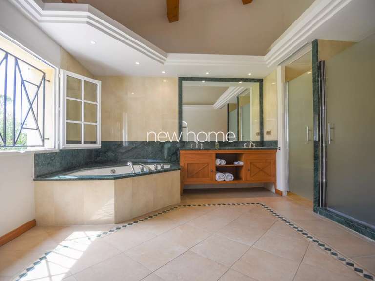 Propriété avec Vue sur mer Les Adrets-de-l'Estérel - 8 chambres - 370m²