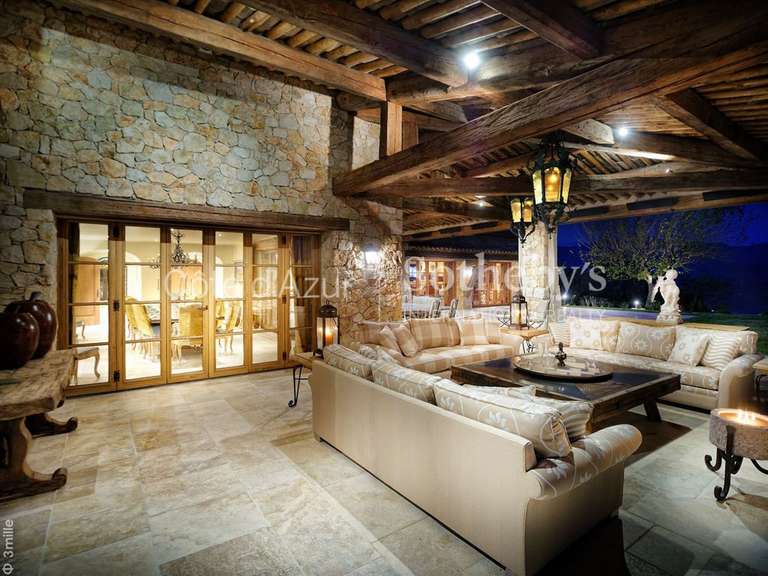 Propriété avec Vue sur mer Les Adrets-de-l'Estérel - 17 chambres - 2100m²